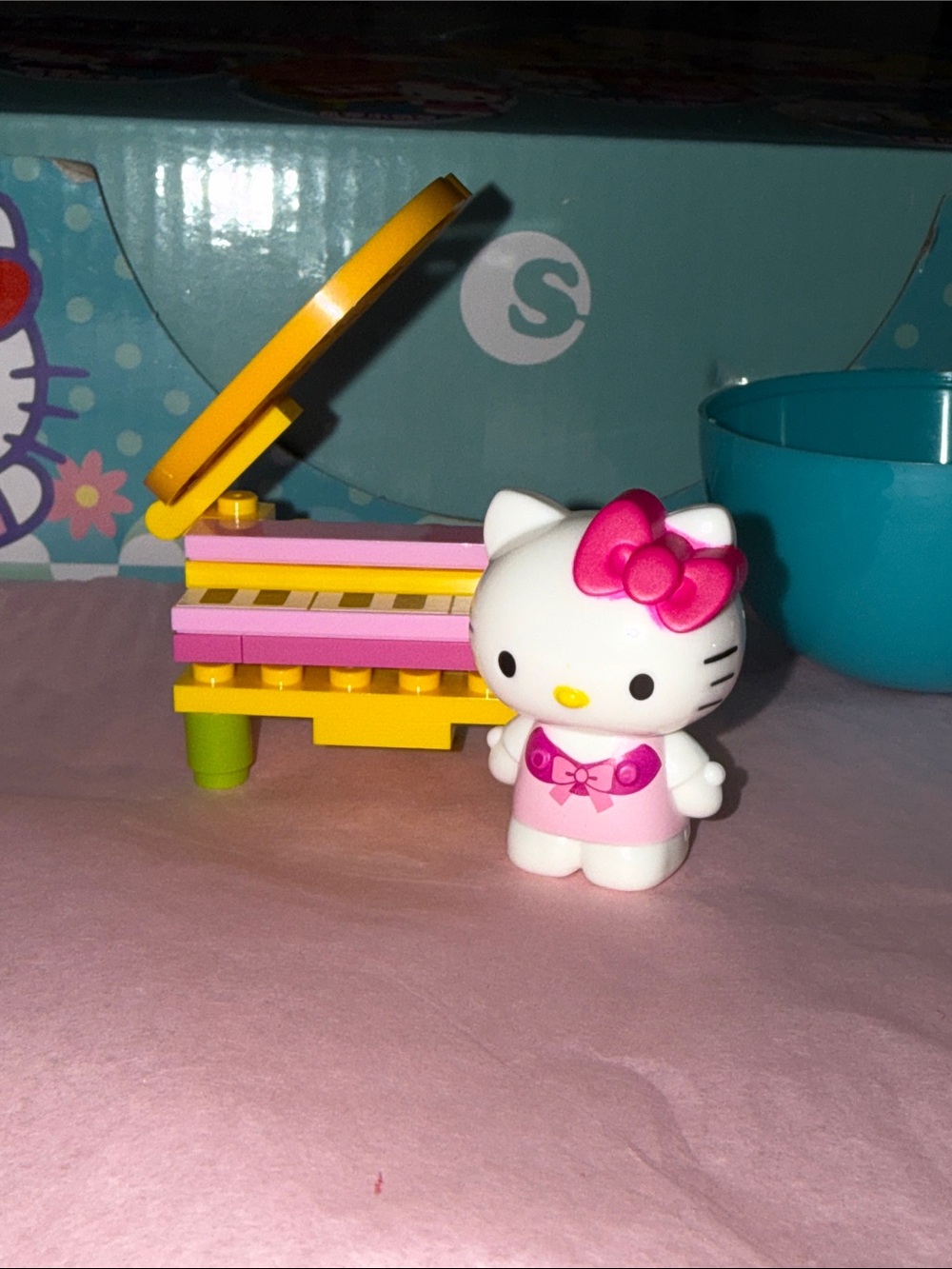 Hello Kitty Lego Surprise Egg Piano